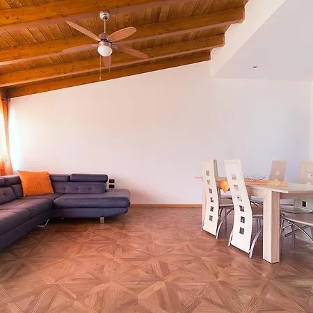 Micca Chalet *